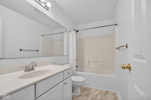 211 Wyndotte Drive, Carmel, IN 46032