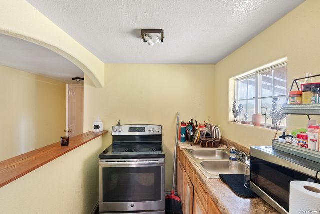 650 Patton Rd, Somerset, TX 78069