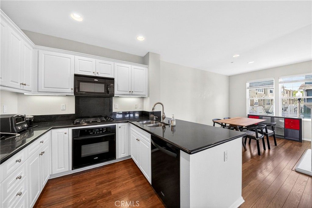 Image 14 of property listing at 1800 Oak Street 624, Torrance, CA 90501