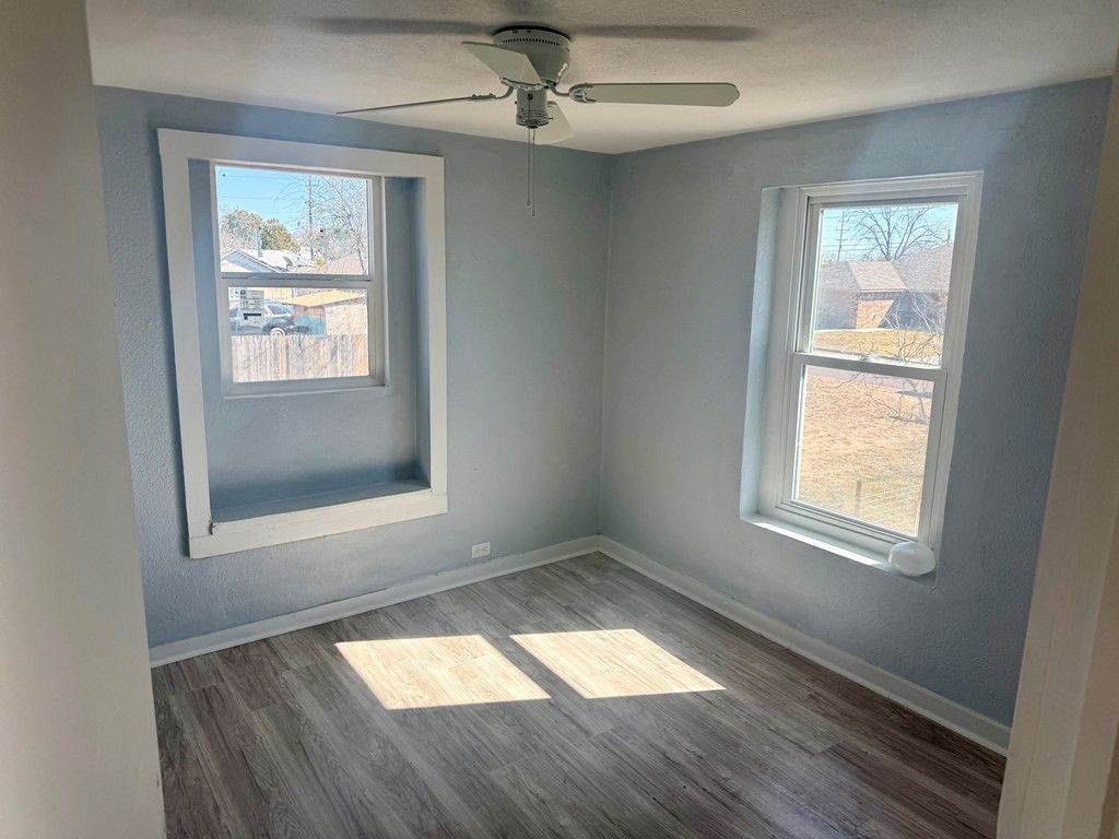 Image 10 of property listing at 1306 E 17th Street, San Angelo, TX 76903