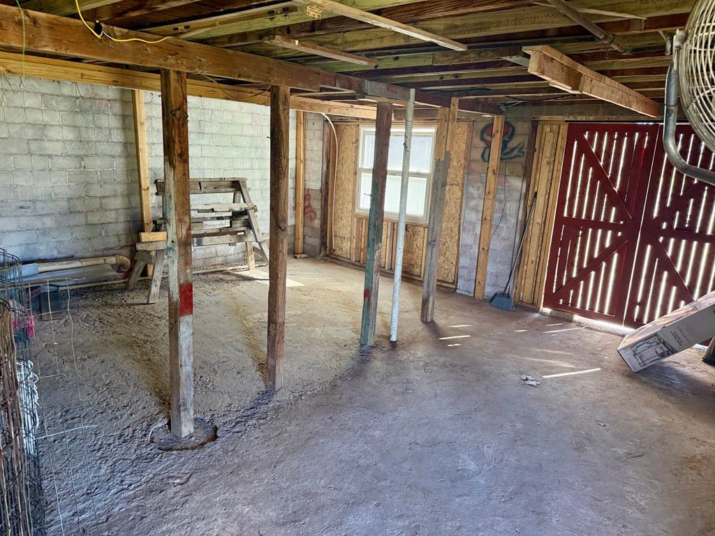 Image 14 of property listing at 1306 E 17th Street, San Angelo, TX 76903