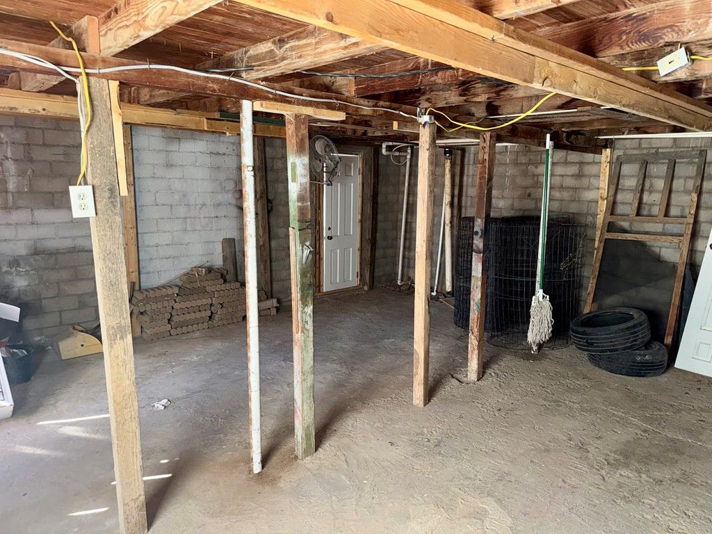 Image 15 of property listing at 1306 E 17th Street, San Angelo, TX 76903