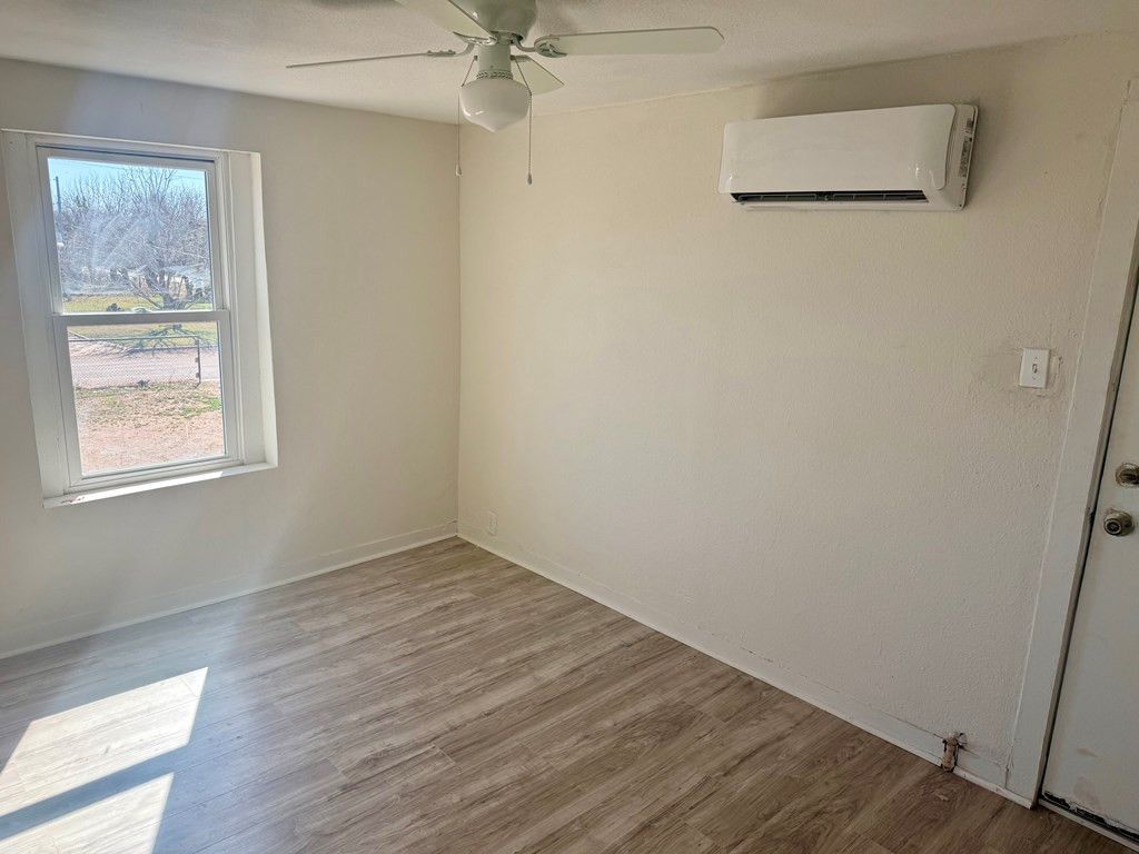 Image 9 of property listing at 1306 E 17th Street, San Angelo, TX 76903