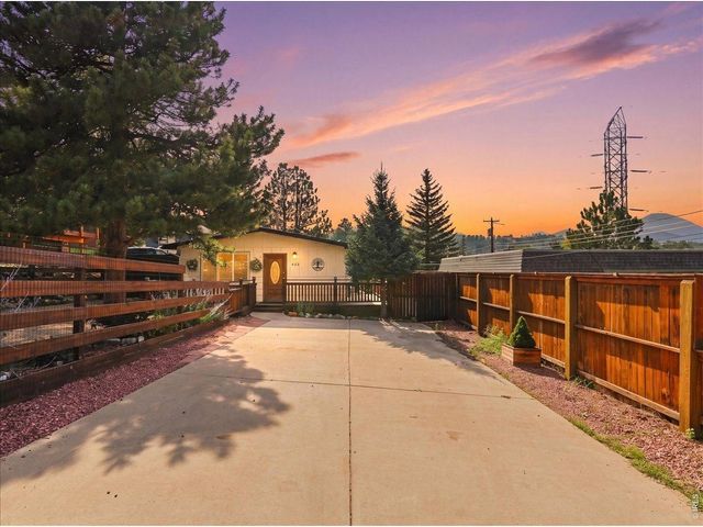 435 Columbine Ave, Estes Park, CO 80517