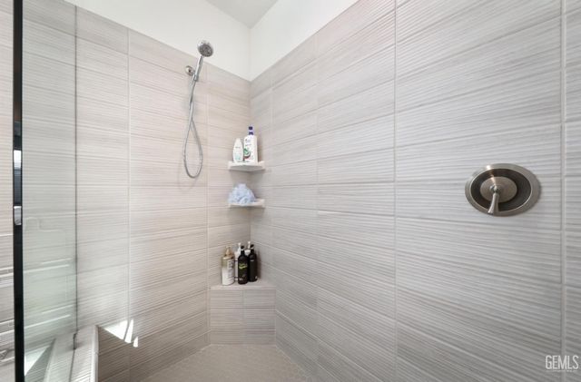 15008 Pemberley Passage Avenue, Bakersfield, CA 93311