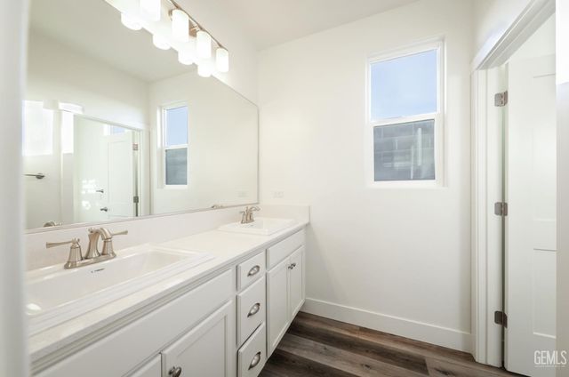 15008 Pemberley Passage Avenue, Bakersfield, CA 93311