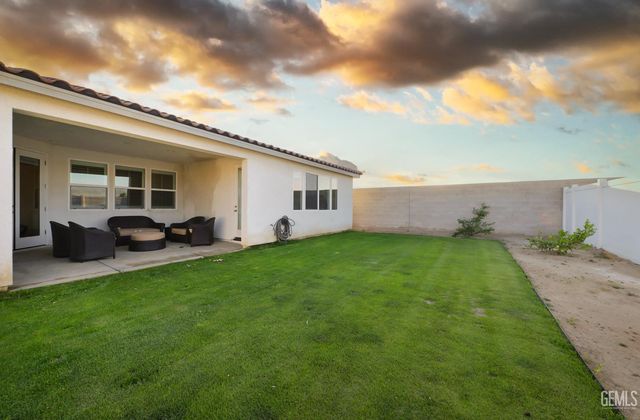 15008 Pemberley Passage Avenue, Bakersfield, CA 93311