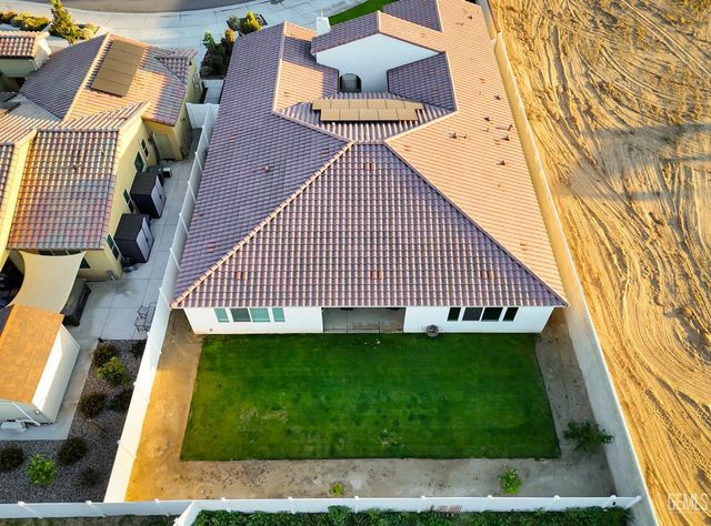 15008 Pemberley Passage Avenue, Bakersfield, CA 93311