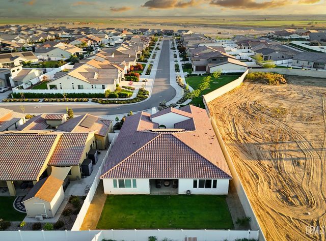 15008 Pemberley Passage Avenue, Bakersfield, CA 93311