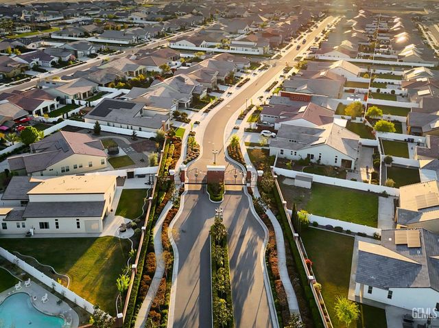 15008 Pemberley Passage Avenue, Bakersfield, CA 93311