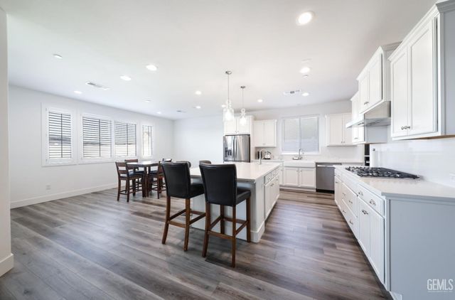 15008 Pemberley Passage Avenue, Bakersfield, CA 93311