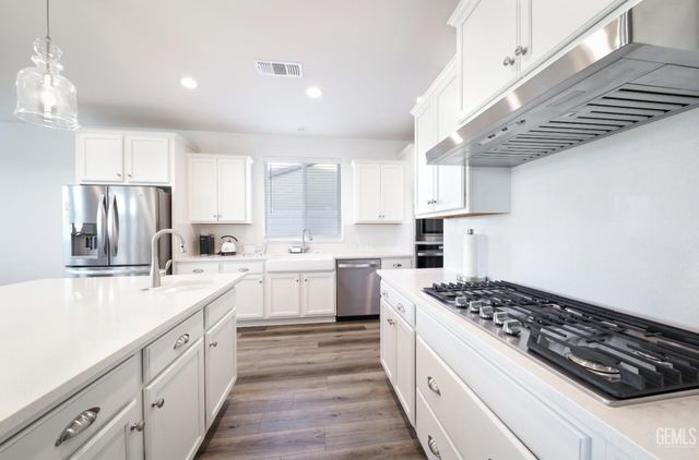 15008 Pemberley Passage Avenue, Bakersfield, CA 93311