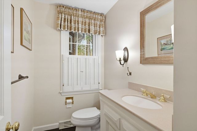 330 Merriweather Dr, Longmeadow, MA 01106