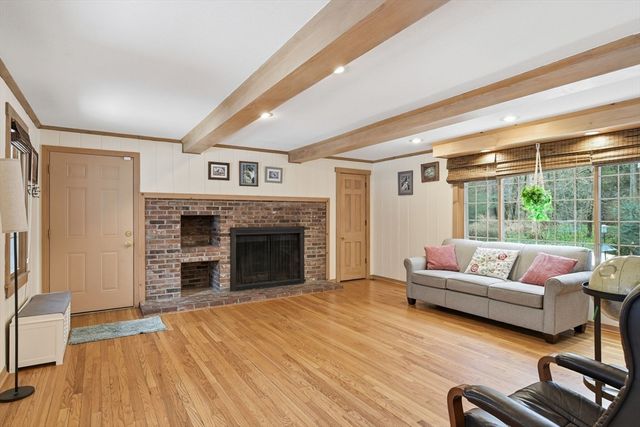 330 Merriweather Dr, Longmeadow, MA 01106