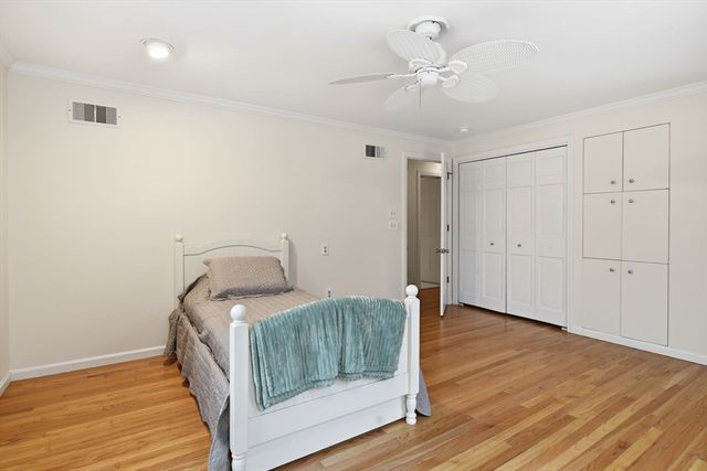 330 Merriweather Dr, Longmeadow, MA 01106