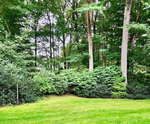 330 Merriweather Dr, Longmeadow, MA 01106