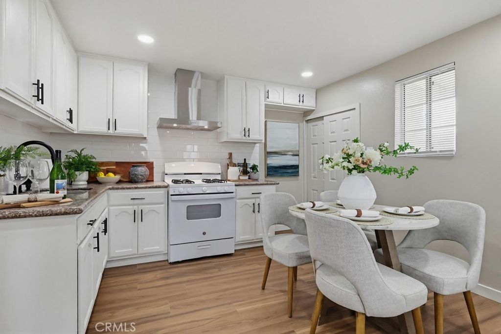 Image 10 of property listing at 5435 Smiley Drive, Los Angeles, CA 90016