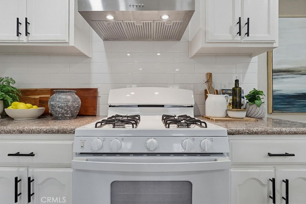 Image 17 of property listing at 5435 Smiley Drive, Los Angeles, CA 90016