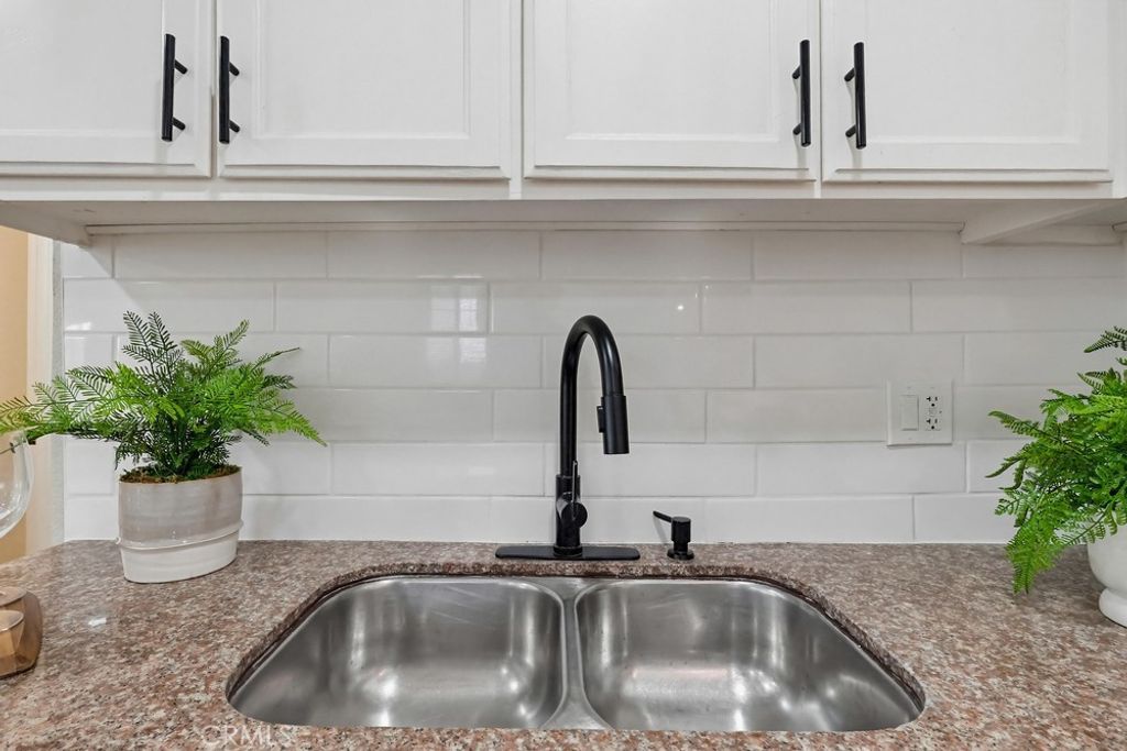 Image 18 of property listing at 5435 Smiley Drive, Los Angeles, CA 90016
