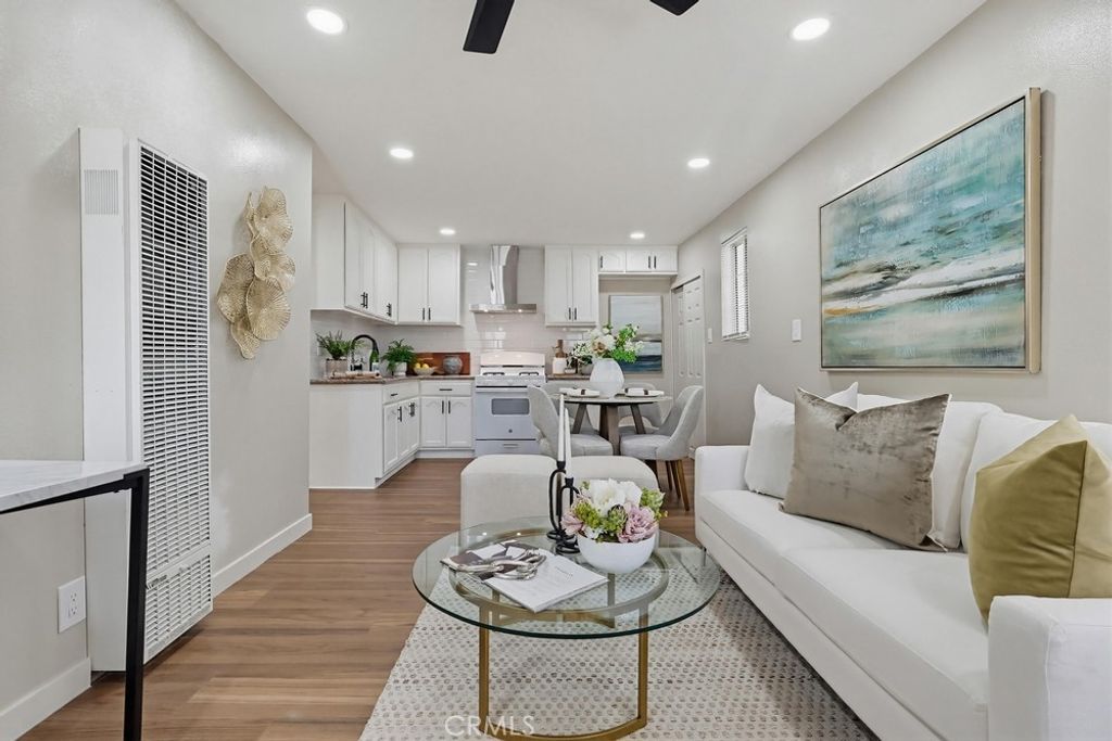 Image 5 of property listing at 5435 Smiley Drive, Los Angeles, CA 90016