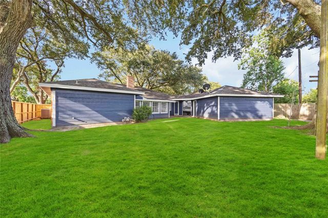 12418 A Bar Drive, Santa Fe, TX 77510