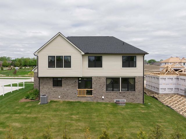 17924 Stallman Drive, Macomb Twp, MI 48042