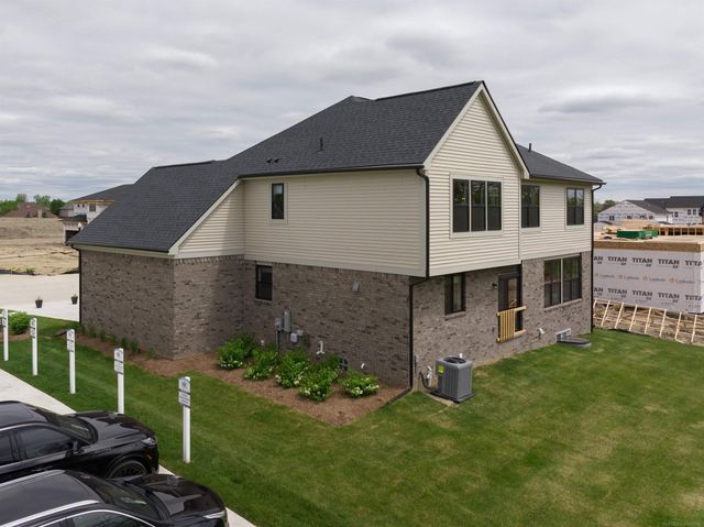 17924 Stallman Drive, Macomb Twp, MI 48042