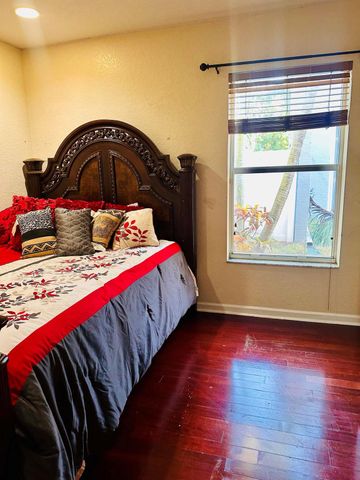 5200 Rising Comet Lane, Greenacres, FL 33463