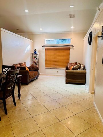 5200 Rising Comet Lane, Greenacres, FL 33463