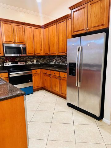 5200 Rising Comet Lane, Greenacres, FL 33463