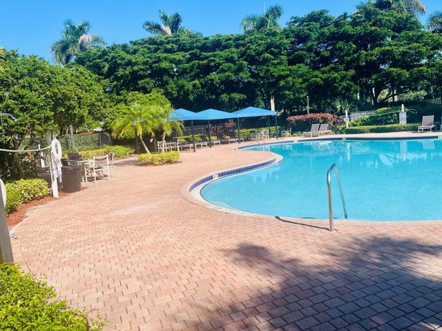 5200 Rising Comet Lane, Greenacres, FL 33463