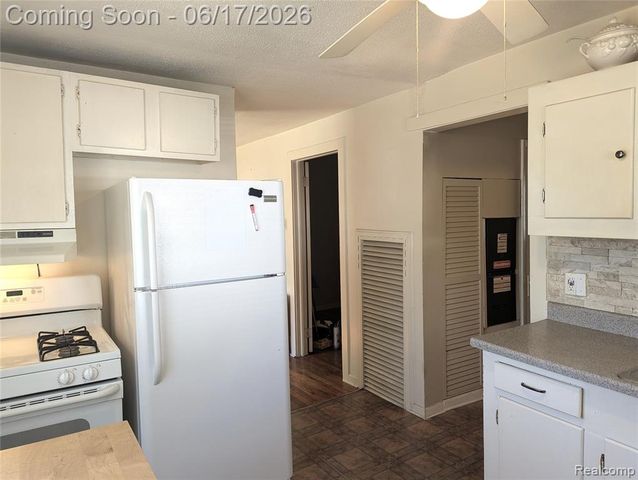 35054 Glen Street, Westland, MI 48186