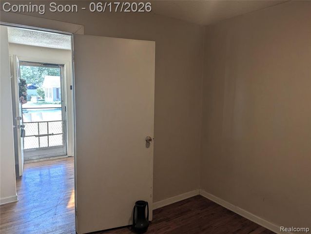 35054 Glen Street, Westland, MI 48186