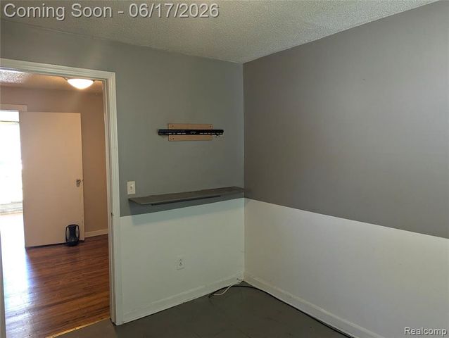 35054 Glen Street, Westland, MI 48186