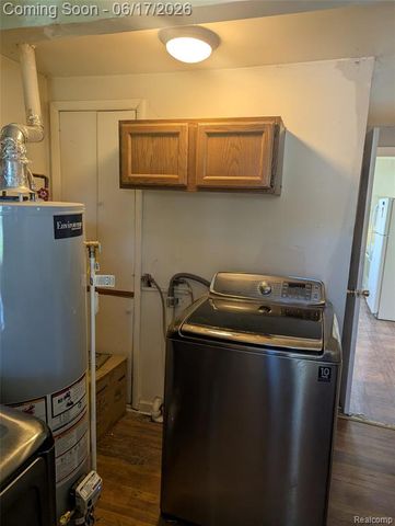 35054 Glen Street, Westland, MI 48186