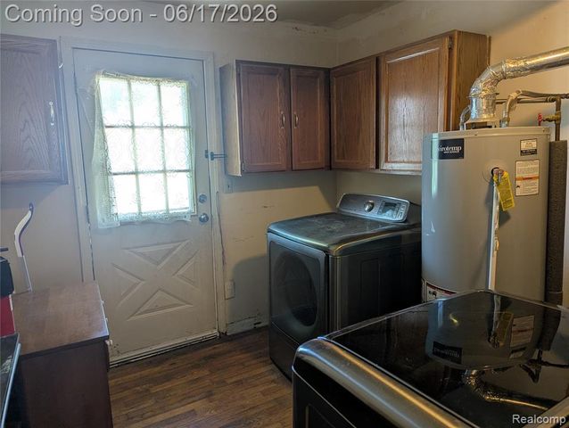 35054 Glen Street, Westland, MI 48186