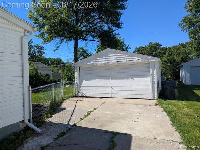 35054 Glen Street, Westland, MI 48186