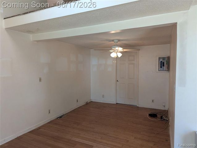 35054 Glen Street, Westland, MI 48186