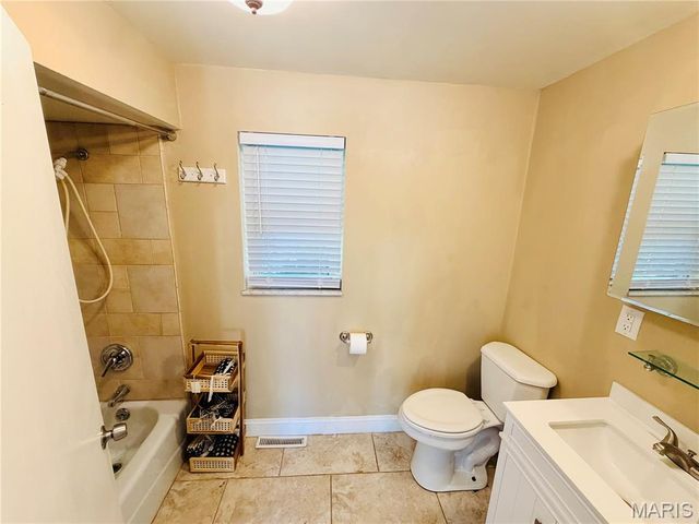 9119 Wedgewood Drive, Fairview Heights, IL 62208