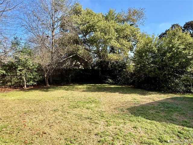 823 Dumont Drive, Montgomery, AL 36109