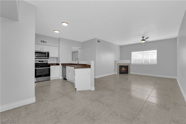 10245 South Maryland Parkway 121, Las Vegas, NV 89183