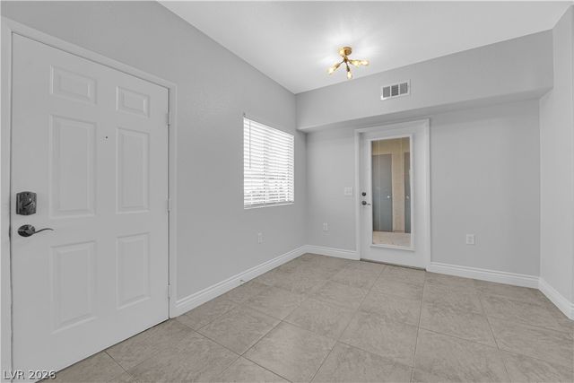 10245 South Maryland Parkway 121, Las Vegas, NV 89183