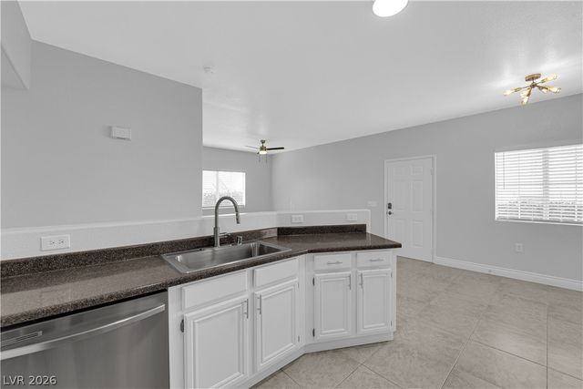 10245 South Maryland Parkway 121, Las Vegas, NV 89183