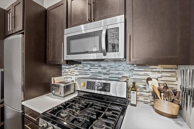 71 Dartmouth St 2, Boston, MA 02116