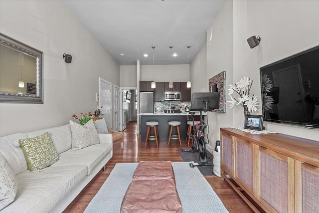 71 Dartmouth St 2, Boston, MA 02116
