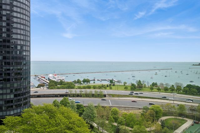 400 E Randolph Street 1710, Chicago, IL 60601