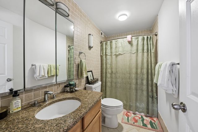 400 E Randolph Street 1710, Chicago, IL 60601