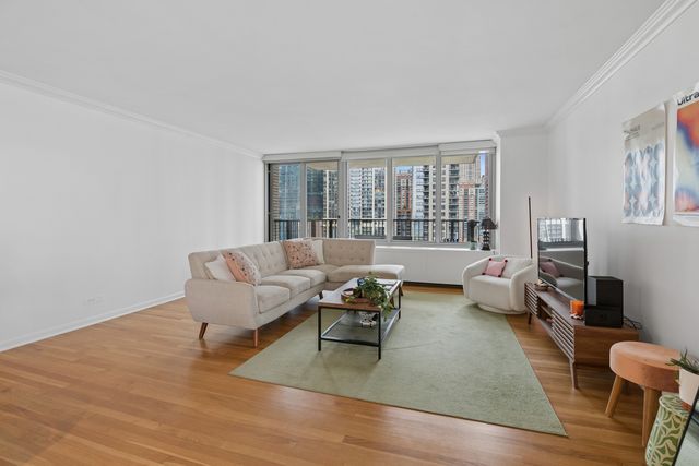 400 E Randolph Street 1710, Chicago, IL 60601