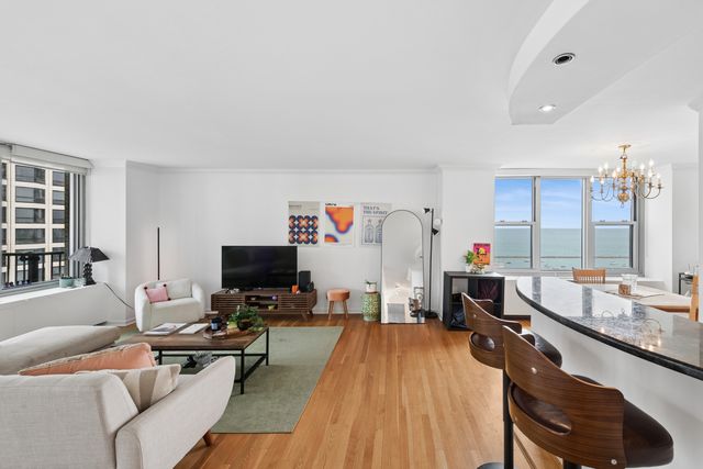 400 E Randolph Street 1710, Chicago, IL 60601