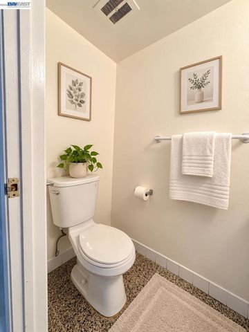 38 Kelloch Ave, San Francisco, CA 94134